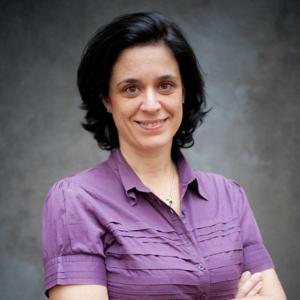 D. Gloria Macias-Lizaso Miranda.