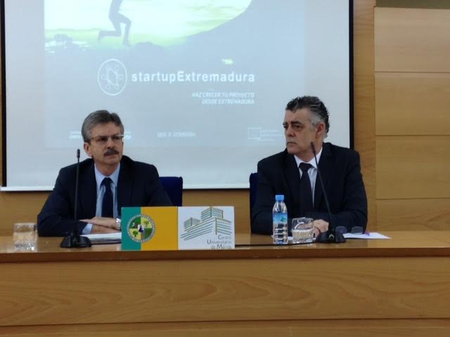 El consejero de Economía e Infraestructuras anima a emprender negocios de base tecnológica con el apoyo profesional e individualizado de Start Up Extremadura