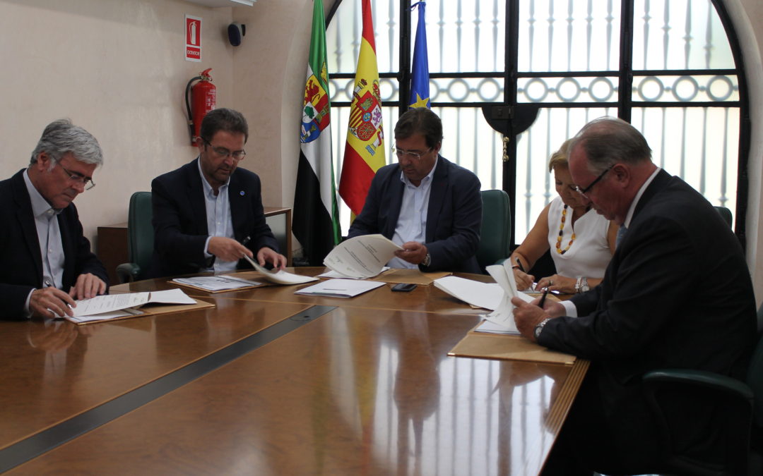 La Junta de Extremadura firma un Protocolo para el Aprovechamiento Sostenible de los Espacios Forestales