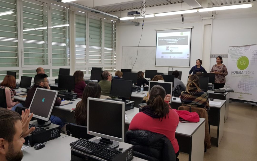 La Universidad de Extremadura comienza en Mérida las sesiones de Comercio Exterior en el marco de la formación teórica Formacoex 2018