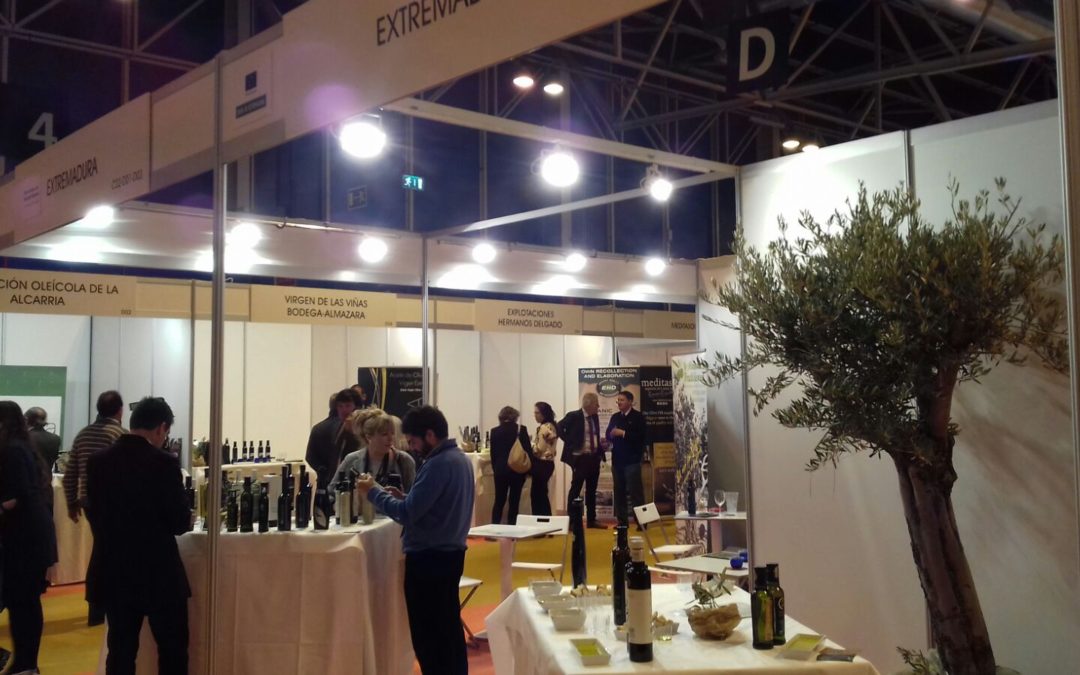 Una decena de empresas extremeñas participan en la World Olive Oil Exhibition en Madrid