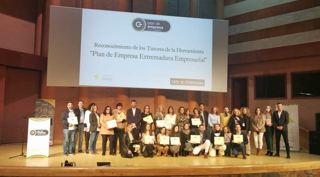 La Junta reconoce la labor de los tutores de planes de empresa como pieza clave para el desarrollo de proyectos empresariales en la región