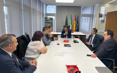 El consejero Santamaría se reúne con la directiva de la Coordinadora Española de Polígonos Empresariales para compartir nuevas prácticas en la explotación del sector logístico extremeño