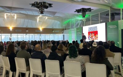 Más de un centenar de empresas participan en Navalmoral de la Mata en la jornada empresarial “Conectando Liderazgos” organizada por Extremadura Avante